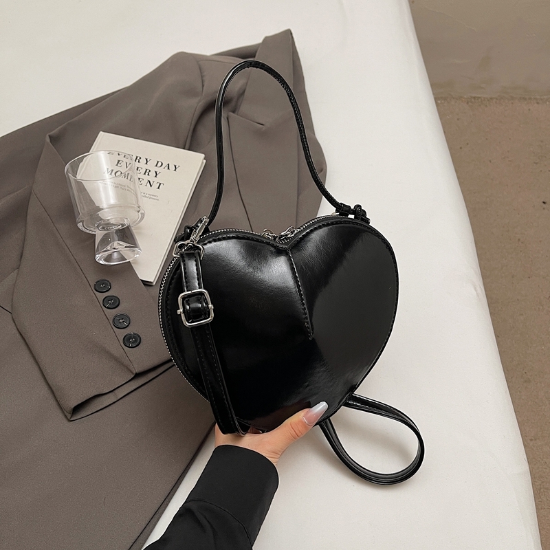High-End Red Handbag for Women - 2025 Spring Summer Shoulder Crossbody Bag with Heart-Shaped Coin Purse, Trendy Niche Fashion Accessory