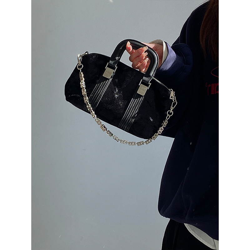 High-End Women's Chain Shoulder Bag - Stylish Large Crossbody & Handheld Fashionable Masterpiece for 2025