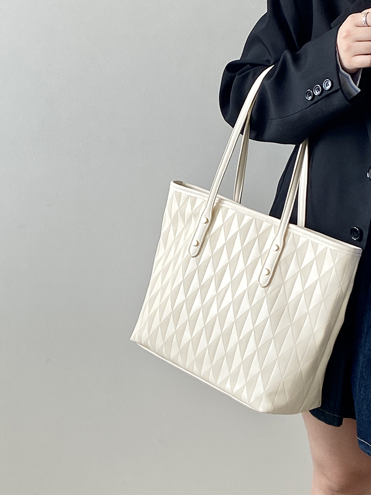 High-End Women's Large Capacity Tote Bag for Classroom & Commuting - Versatile Handheld & Shoulder Bag