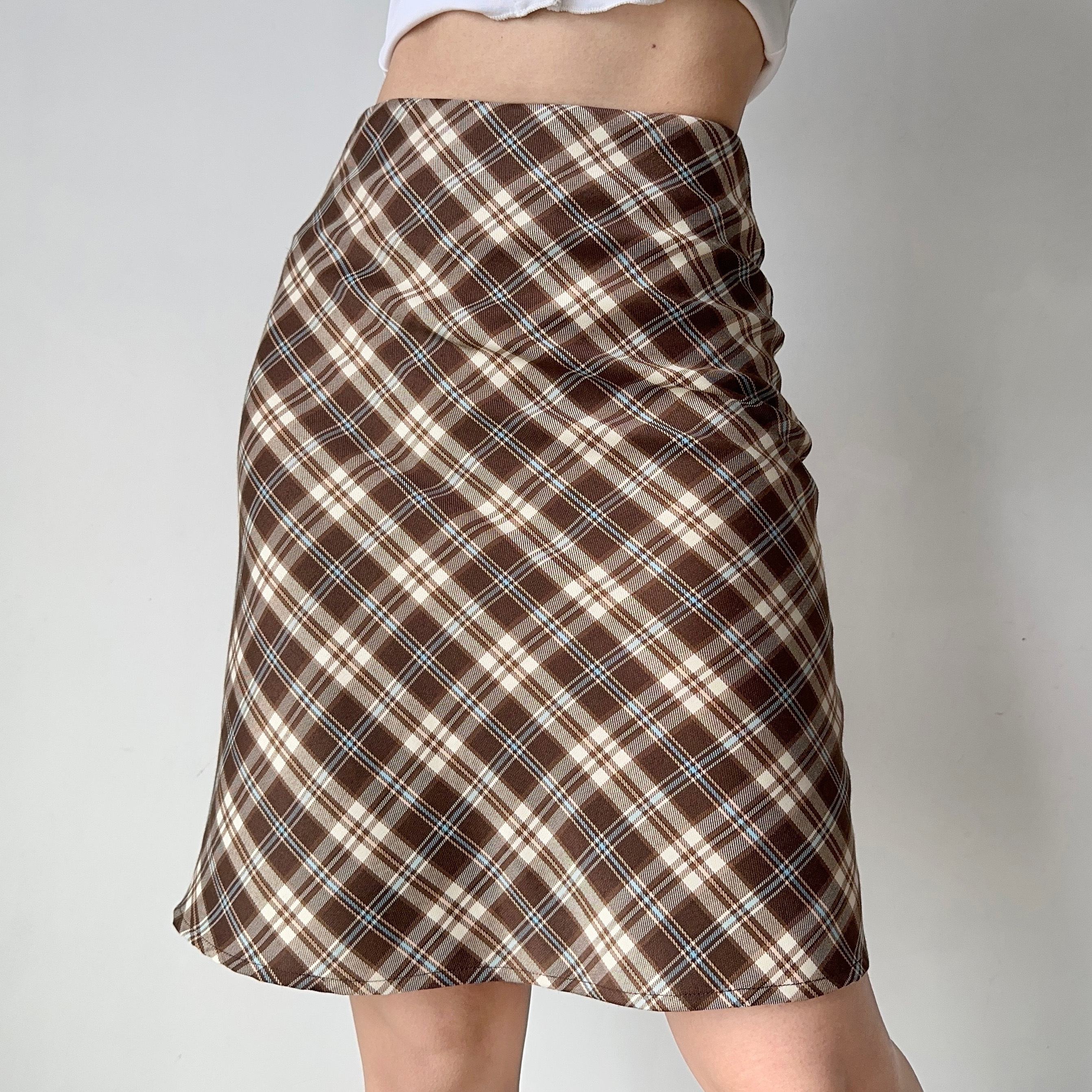 High Waist A-Line Plaid Skirt for Women – Retro College Style Knee-Length Bodycon Skirt in European and American Fashion
