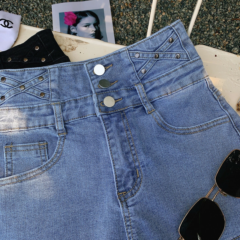 High-Waisted Retro Denim Shorts for Women - Slimming Long-Legged Vacation Hot Pants, Summer 2025 Fashion