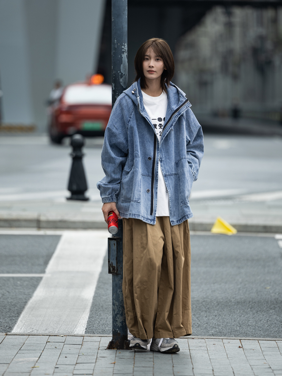 Japanese Retro Workwear Hoodie Jacket for Men - Loose Fit Denim Outerwear for Early Autumn