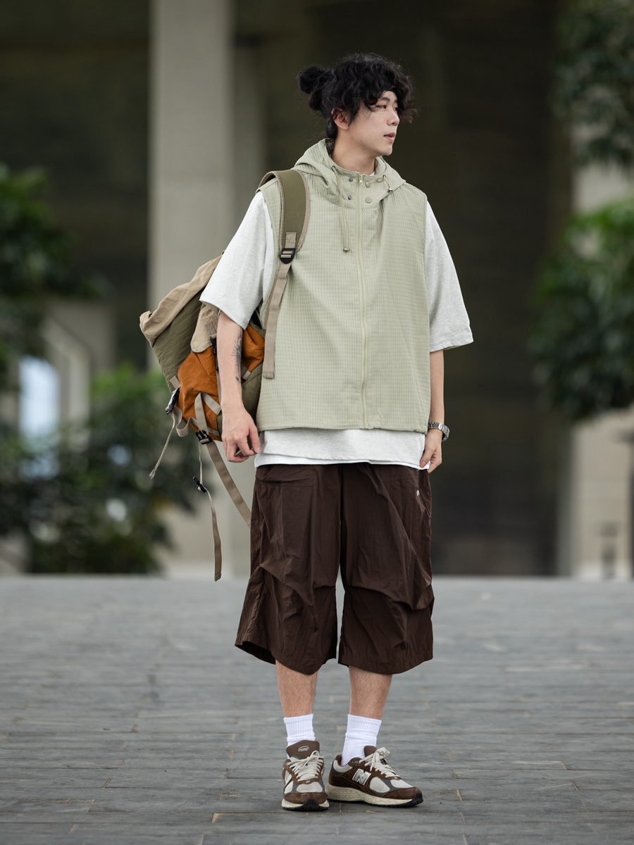 Japanese-Style Loose-Fitting Hooded Vest for Men - Casual Sleeveless Coat, Thin and Versatile for Y2K Fashion