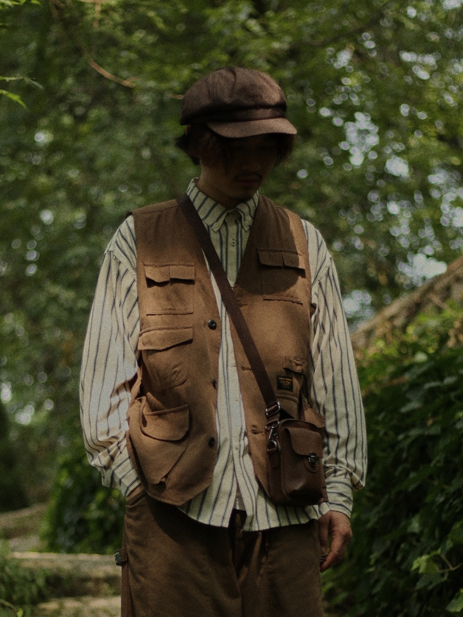 Japanese-Style Multi-Pocket Work Vest for Men - Retro Loose Sleeveless Functional Jacket, Urban Layered Fashion