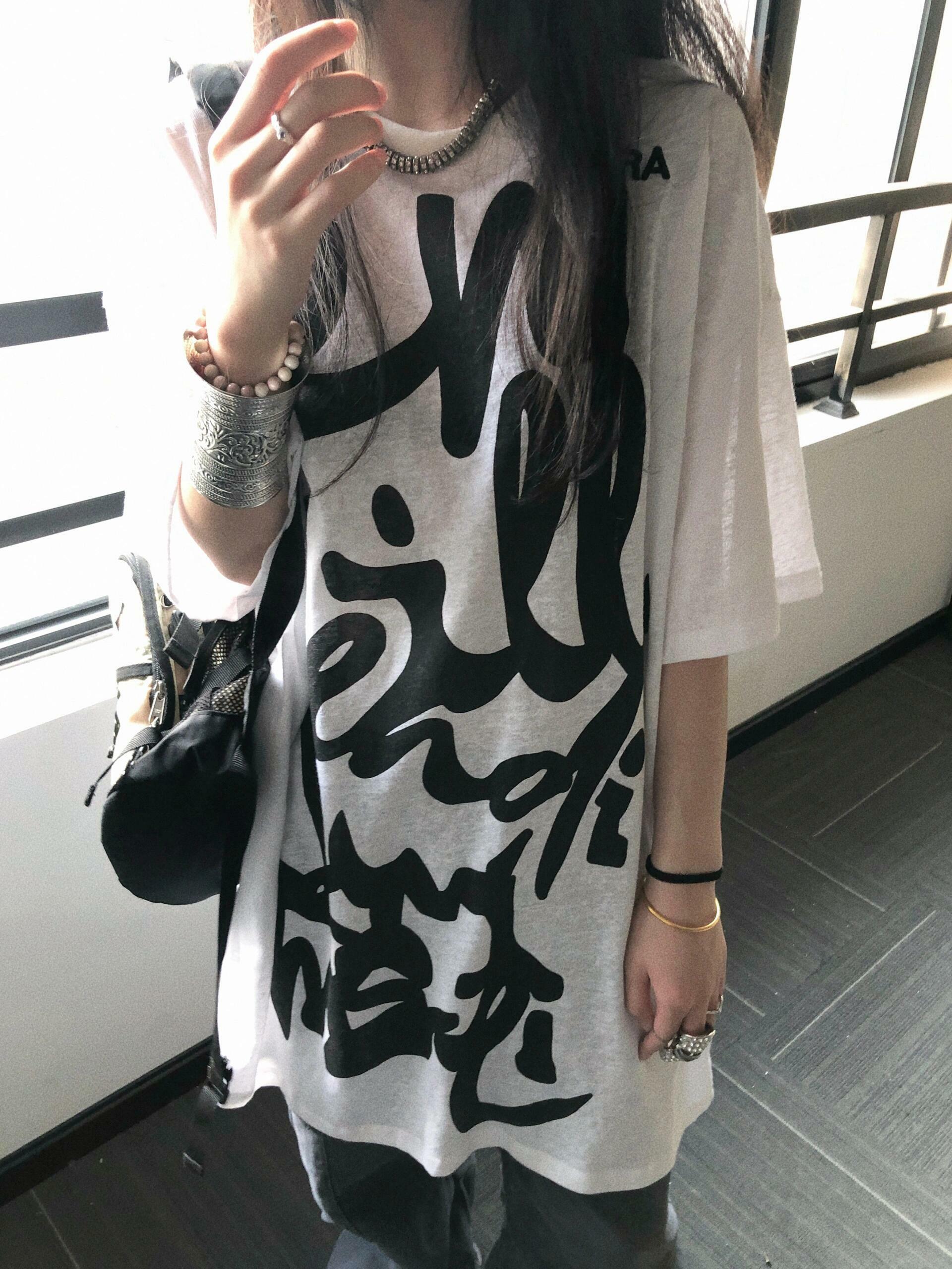 Korean Style Casual Loose Fit Pure Cotton T-Shirt with Graffiti Letter Print and Sun Protection for Women