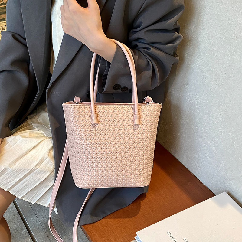 Korean Style High-End Women's Bucket Bag - Versatile Spring/Summer Crossbody Shoulder Handbag 2025 Fashionable Design