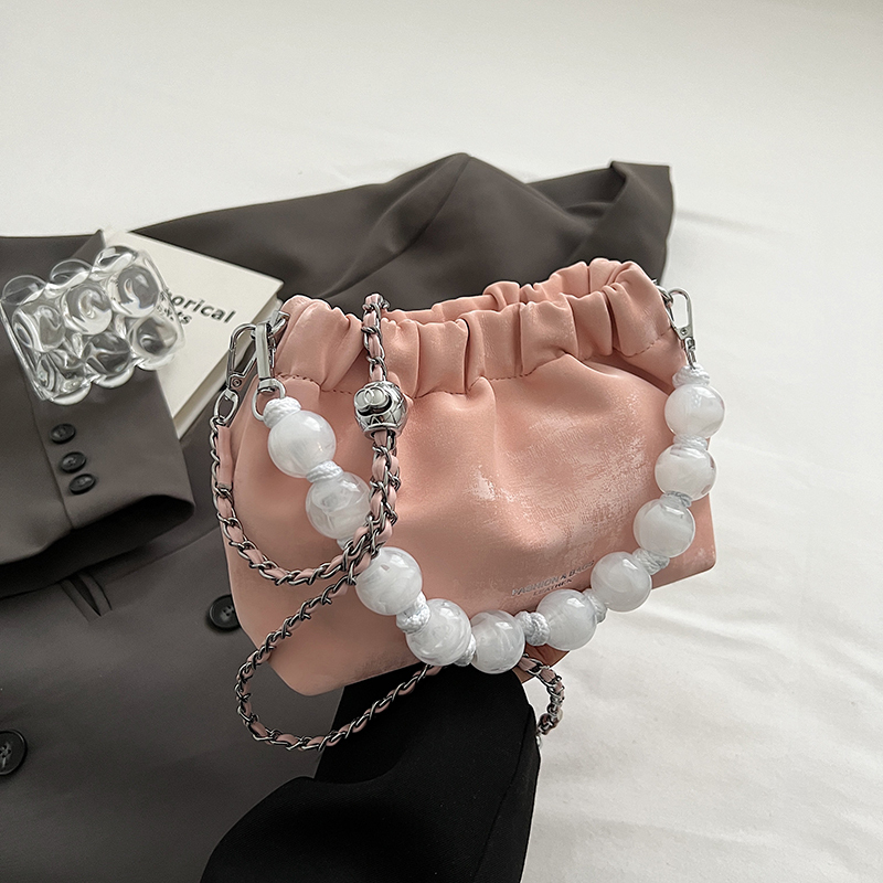 Korean-Style Minimalist Crossbody Bucket Handbag for Women - Versatile Fashionable Design for Commuting - Summer 2025 Collection