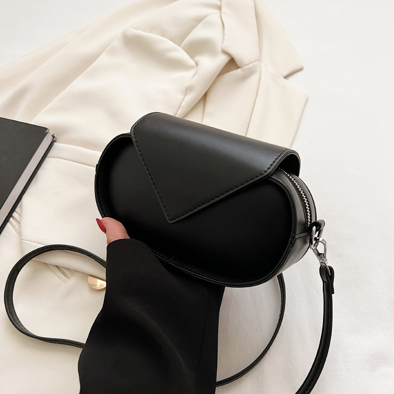 Korean-Style Small Retro Crossbody Bag for Women - Trendy High-End Fashion Shoulder Bag for Autumn and Winter 2025