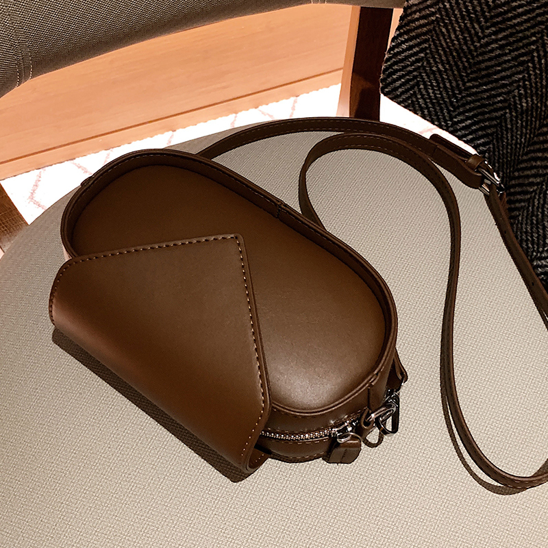 Korean-Style Small Retro Crossbody Bag for Women - Trendy High-End Fashion Shoulder Bag for Autumn and Winter 2025