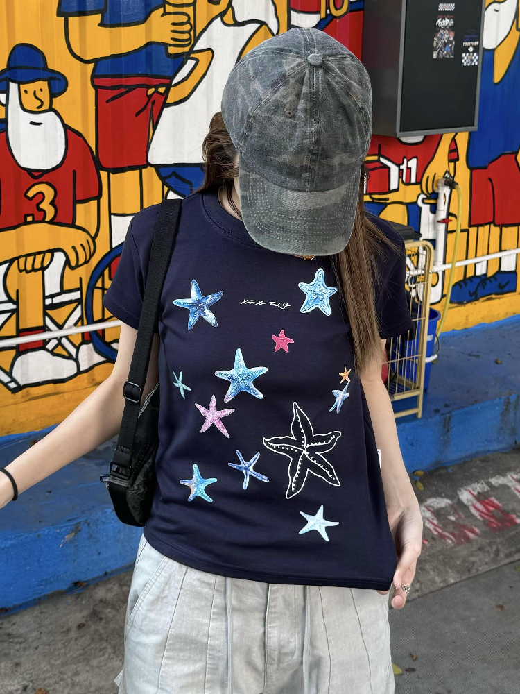 Korean Style Starfish Print Slim Fit Short Sleeve High-Stretch Cotton T-Shirt for Women - Age-Reducing Design