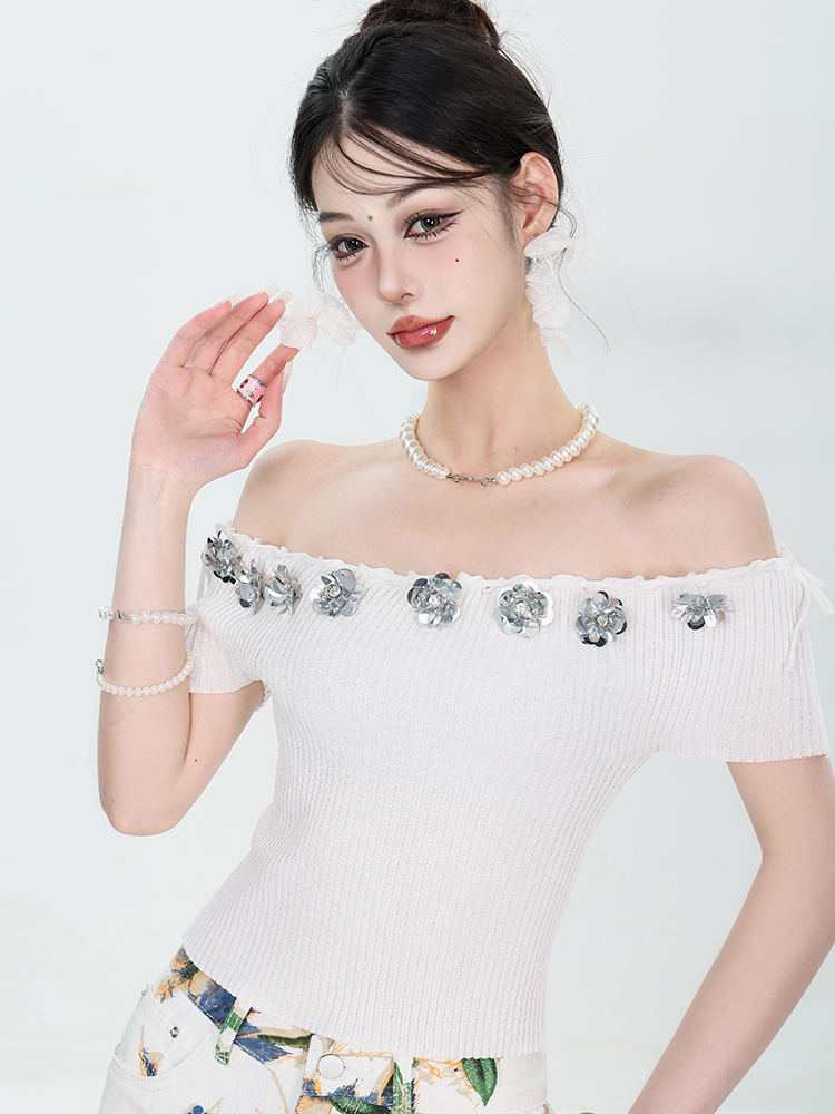 Korean Style Summer Backless One-Shoulder Knitted Top for Women with 3D Floral Design and Slim Fit Short Sleeves
