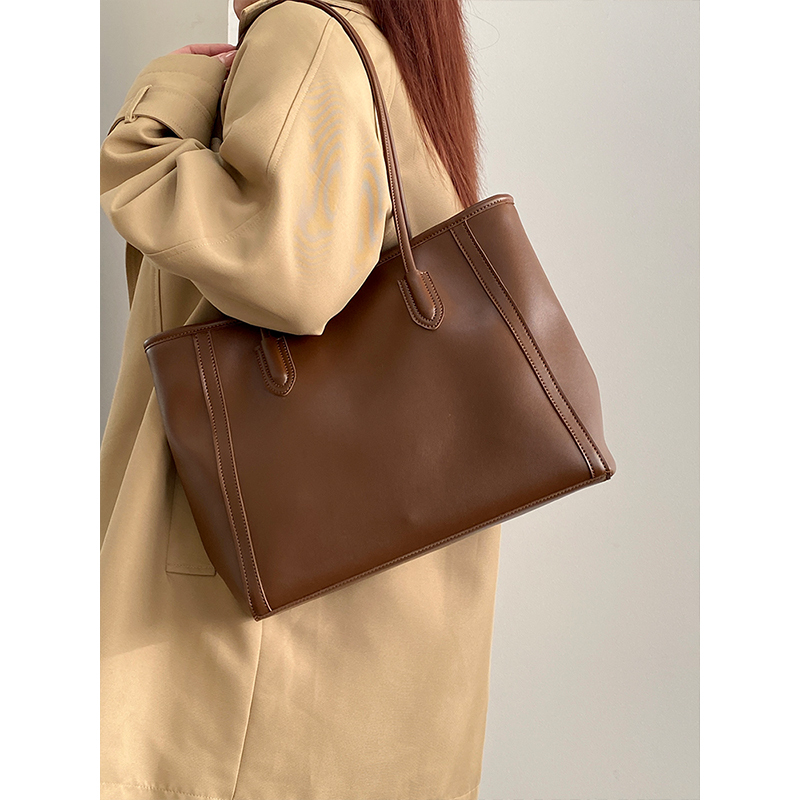 Korean Vintage Women's Shoulder Tote Bag, Large Capacity Commuting Bag for Spring and Summer, 2025 Niche Design