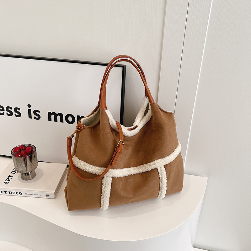 Lambswool Single-Shoulder Tote Bag for Women, High-End Versatile Fashionable Large Capacity Bag, Spring/Summer 2025 Style