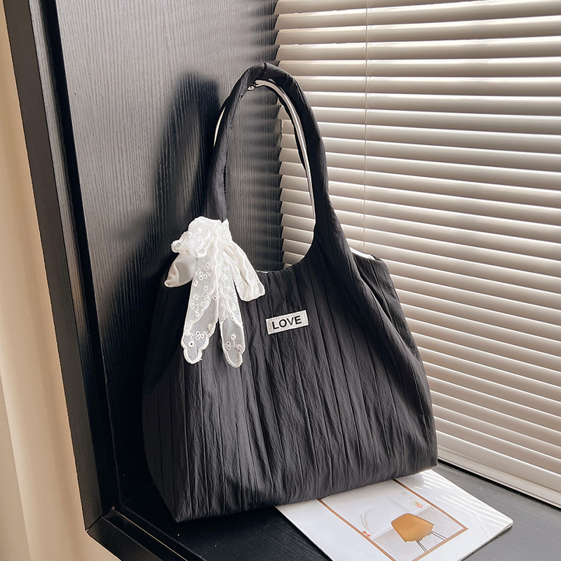 Large Capacity Canvas Tote Bag for Women - Relaxed Single-Shoulder Design, Ideal for College Students and Commuters