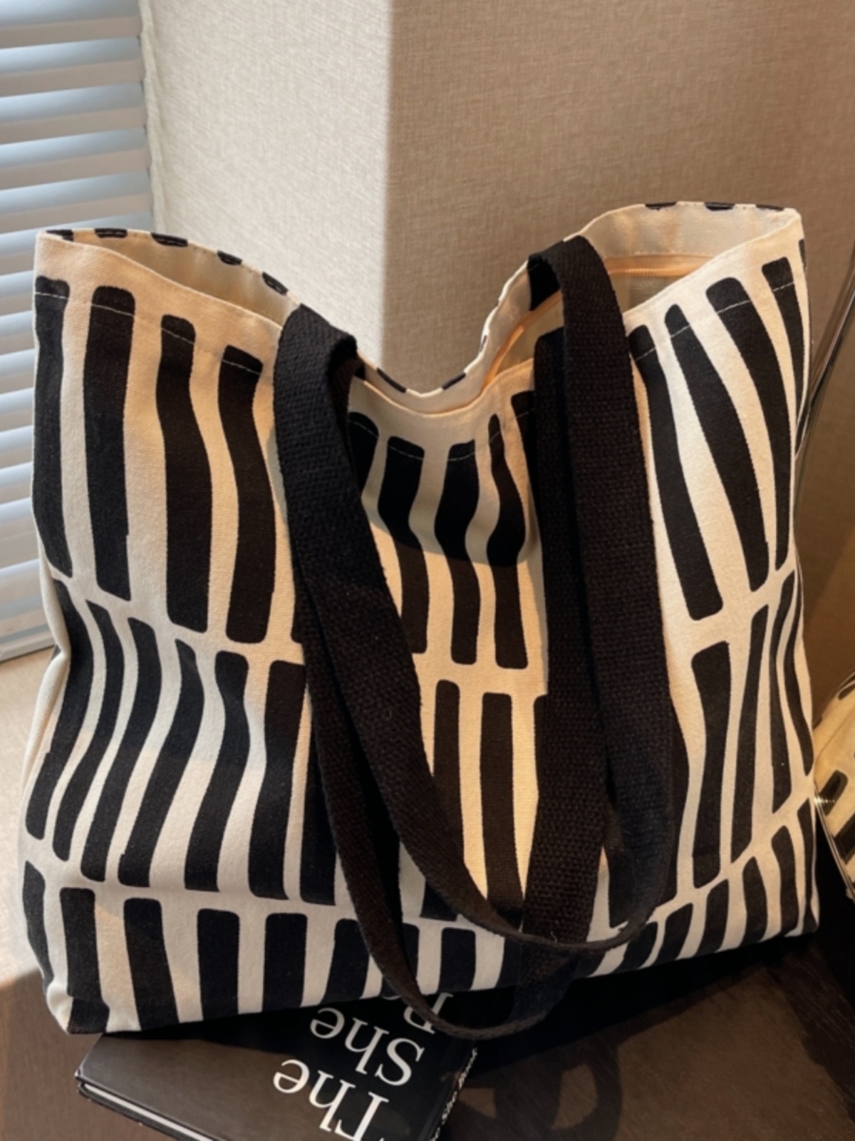 Large Capacity Graffiti Canvas Tote Bag for Women - Japanese Style Shopping Bag for Students and Commuting