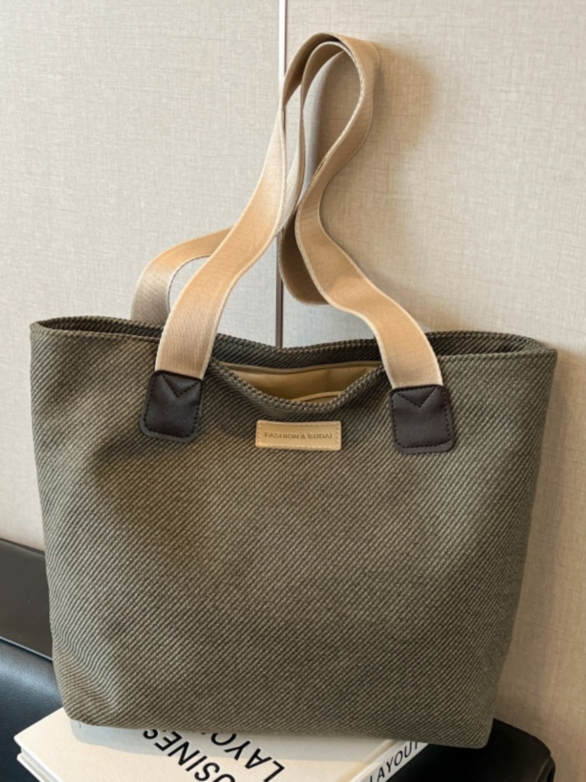 Large Capacity Minimalist Canvas Tote Bag for Women - Versatile Casual Commuter Shoulder Bag 2025