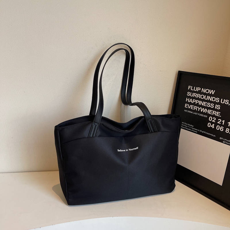 Large Capacity Oxford Cloth Women's Crossbody Bag - Versatile High-End Commuting Tote for Autumn/Winter 2025