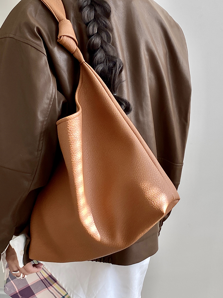 Large Capacity Soft Leather Shoulder Tote Bag for Women - Spring/Summer Commuting Essential, Trendy Niche Design