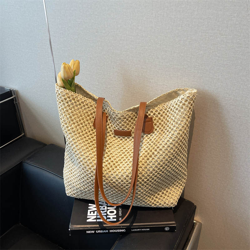 Large Capacity Straw Woven Bag for Women - Versatile Summer 2025 Tote for Beach, Vacation, and Commuting