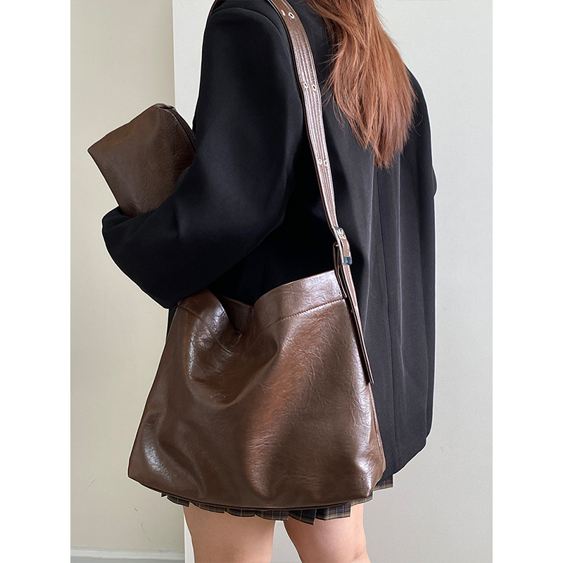 Large Capacity Tote Bag for Women - Spring/Summer 2025 Niche Design, Versatile Shoulder & Crossbody Style, Perfect for Everyday Use