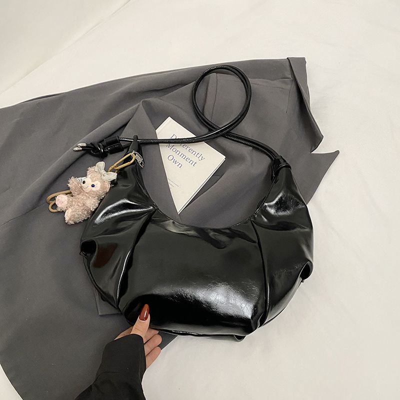 Large Capacity Women's Casual Shoulder Bag - 2025 Trendy Lightweight Crossbody Dumpling Bag for Everyday Versatility