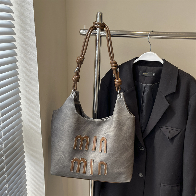 Large Capacity Women's Crossbody Bag - High-End Underarm Tote for Spring/Summer 2025, Stylish Commuting & Everyday Use