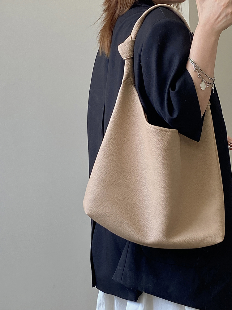 Large Capacity Women's Tote Bag - Stylish Niche Design for Spring & Summer, Perfect for Commuting, Classes, Shoulder & Hand-Held Use