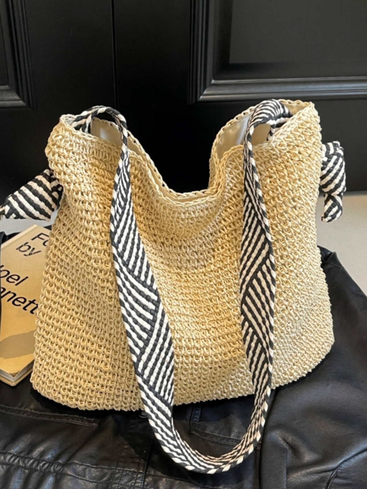 Large Capacity Woven Straw Bag for Women - Summer 2025 Beach Tote, Commuter Shoulder Bag, Vacation Essential, Lazy Style