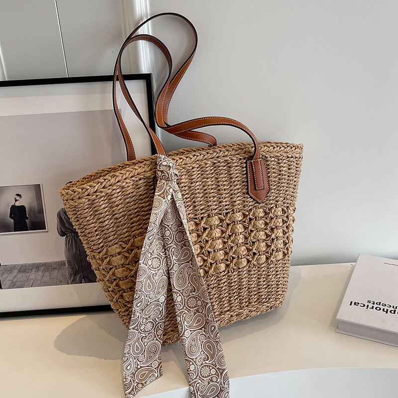 Large Capacity Woven Straw Shoulder Tote Bag for Women - Trendy Autumn 2025 Versatile Beach Vacation Handbag