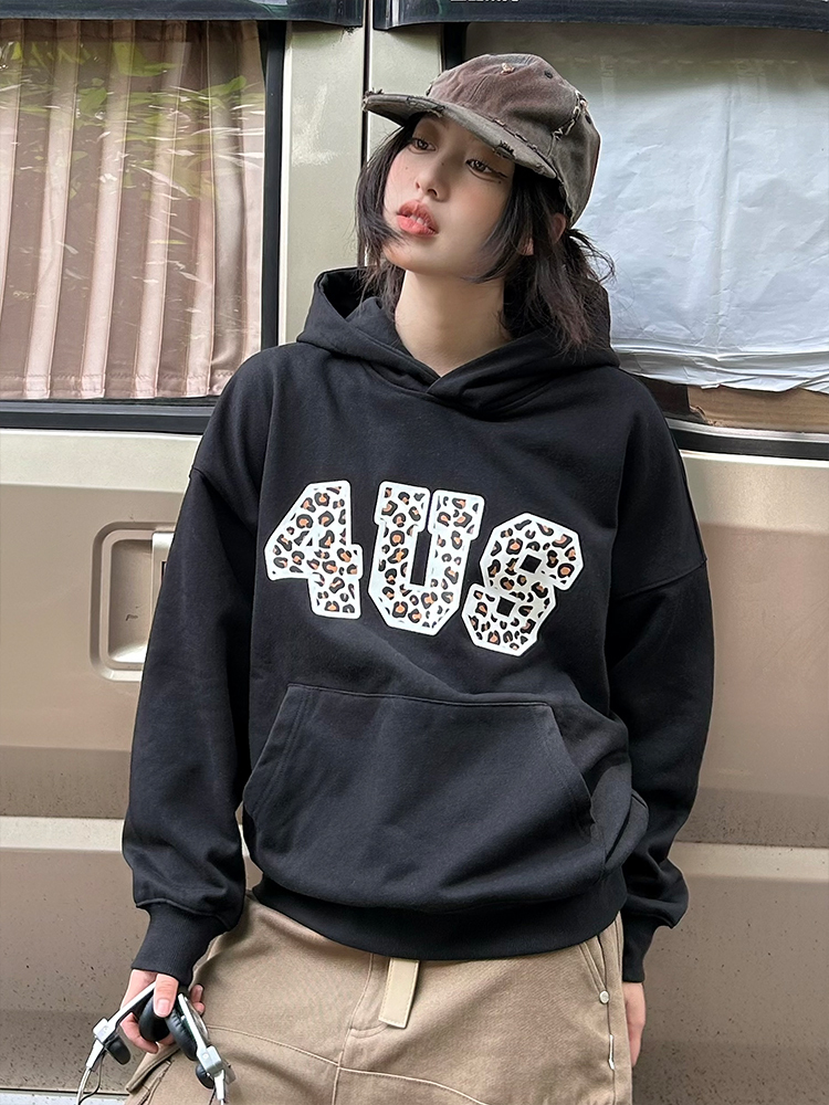 Leopard Print Letter Graphic Hoodie for Men and Women, Trendy Loose Fit for Autumn and Winter, Casual Streetwear Style