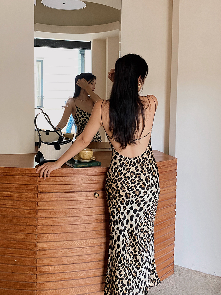 Leopard Print Spaghetti Strap Dress with Ruffled Neckline and Open Back, Sexy Mermaid Skirt, Autumn 2024 Fashion