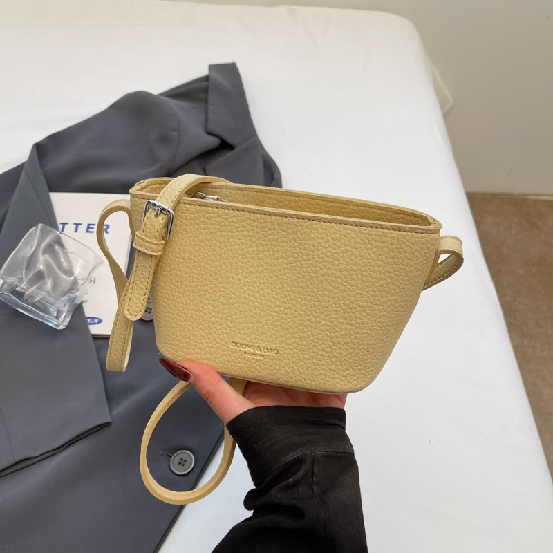 Light Luxury Zipper Bucket Bag for Women - 2025 High-End Crossbody Phone Bag - Summer Niche Style
