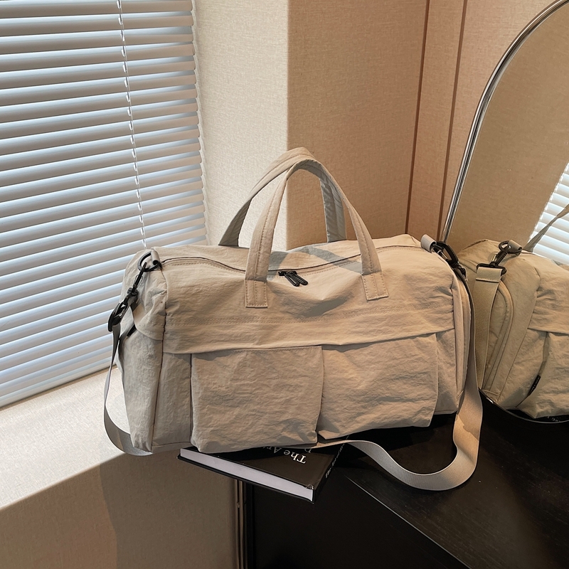 Lightweight Large Capacity Travel Bag for Women and Men, Handheld Crossbody Sports Fitness Bag for Short Trips and Outings