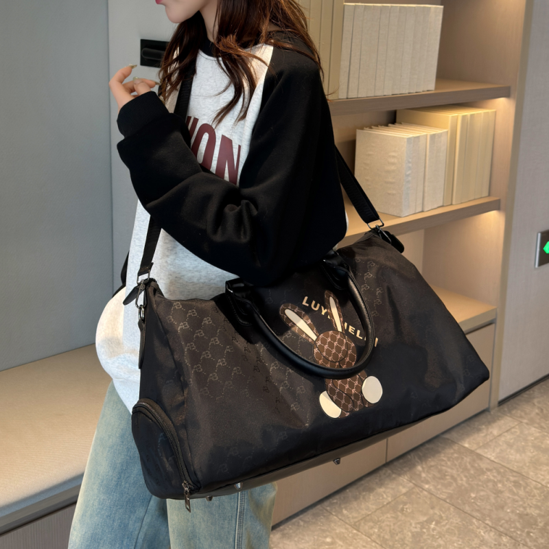 Lightweight Large Capacity Travel Tote Bag for Women - Stylish Sports Fitness Handbag for Short-Distance Journeys