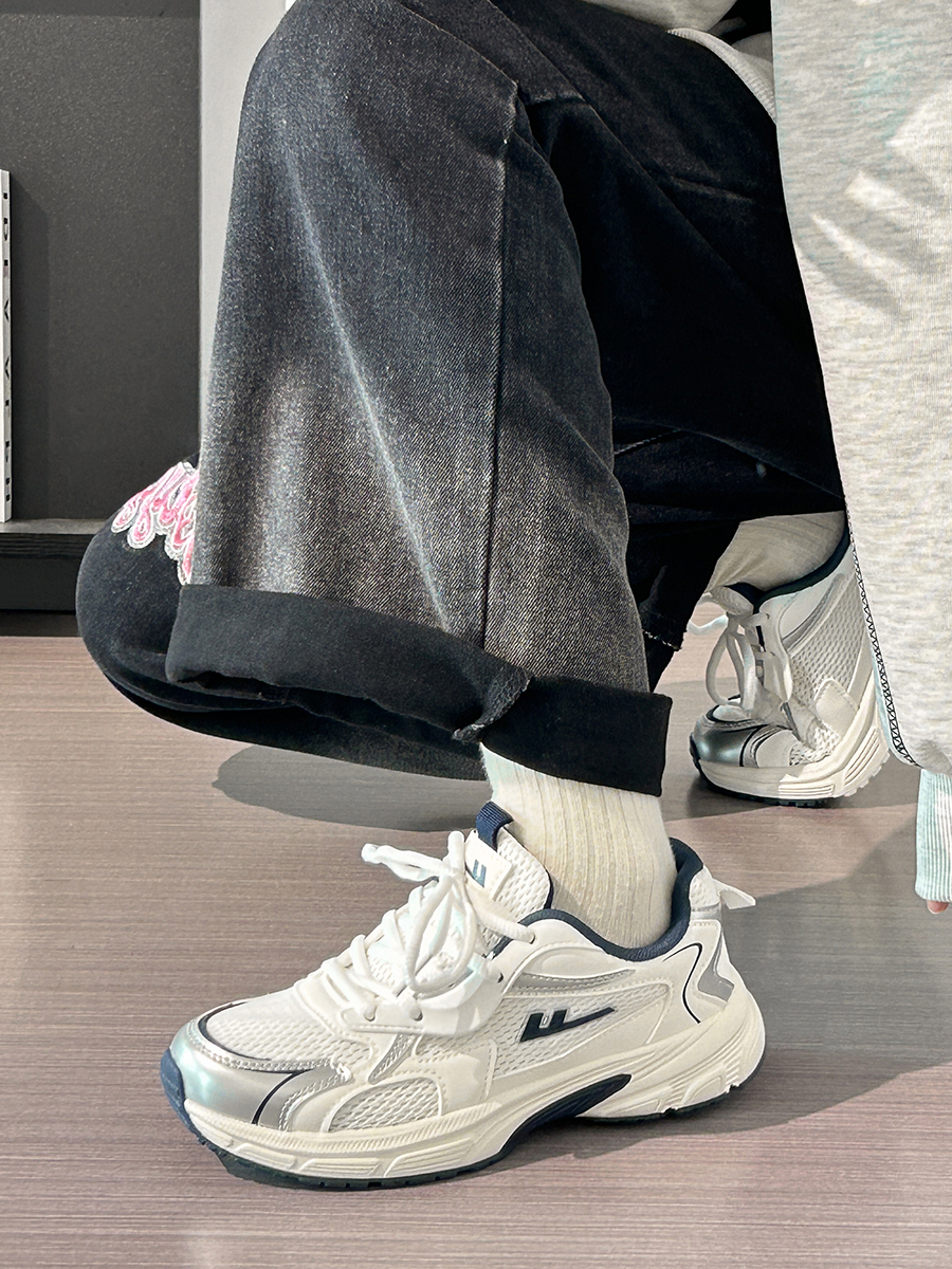 Lightweight White Mesh Sports Shoes for Women, Breathable Soft-Soled Summer Sneakers, American-Style Dad Shoes 2025