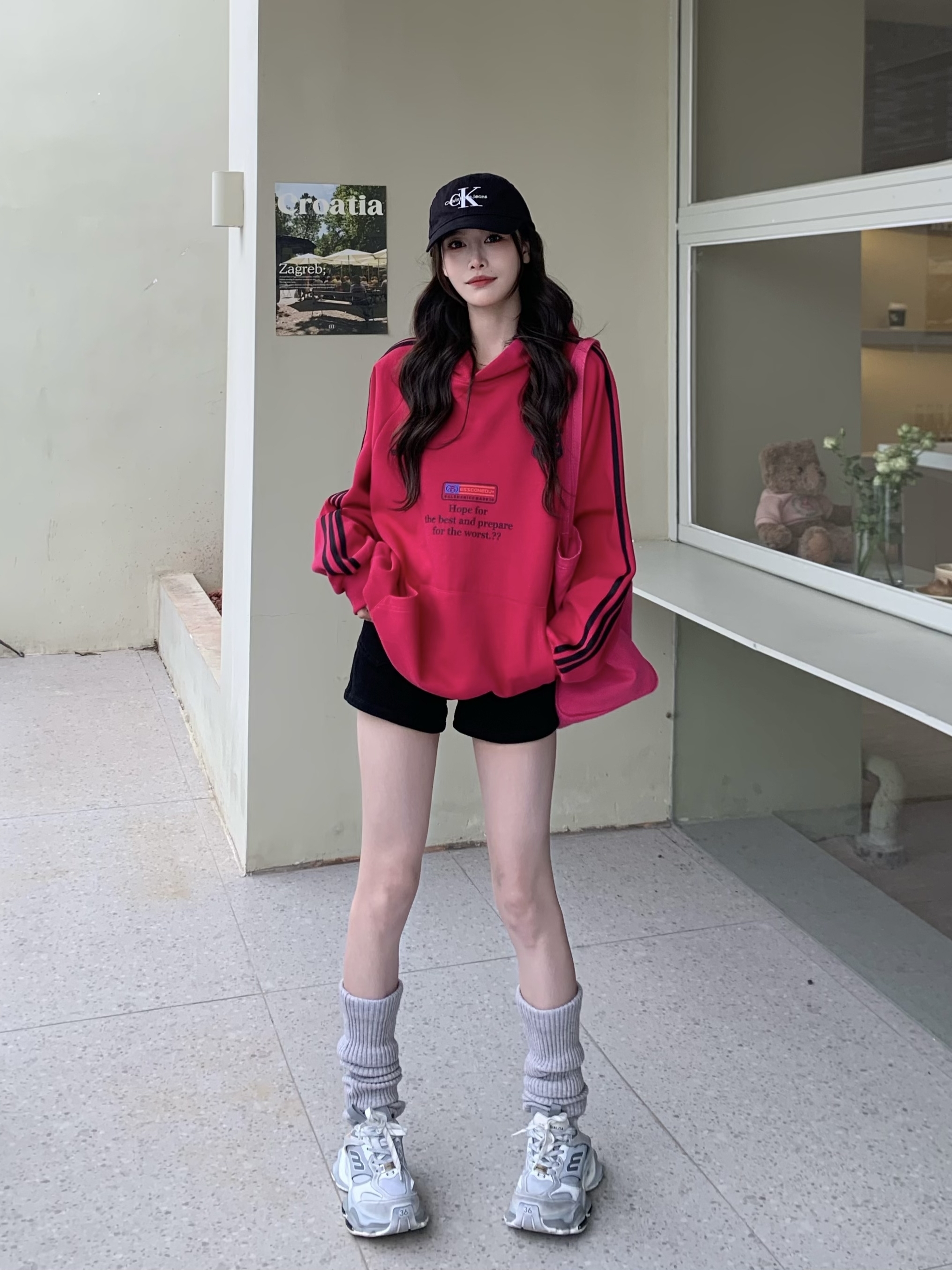 Mid-Waist Short Denim Shorts for Women - American Vintage Style Slimming Bodycon Hot Pants for Summer, Petite Fit