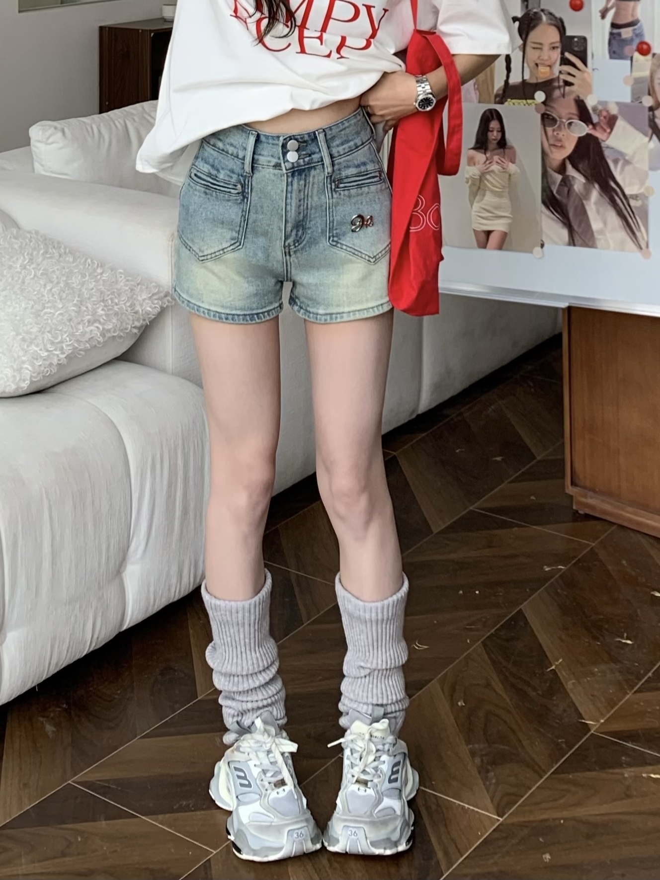 Mid-Waist Short Denim Shorts for Women - American Vintage Style Slimming Bodycon Hot Pants for Summer, Petite Fit