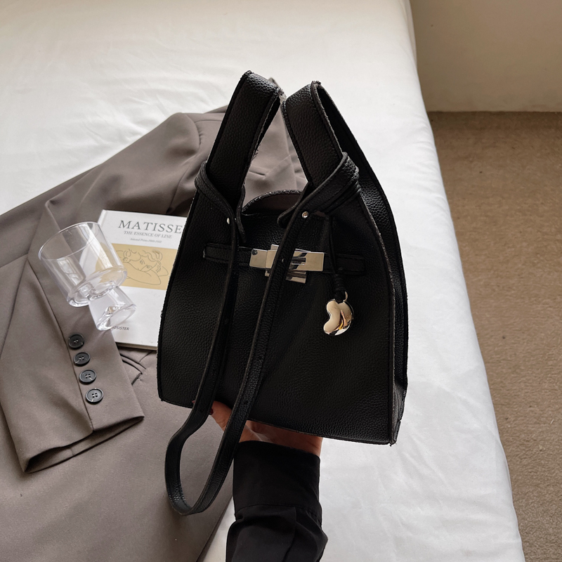 Minimalist Casual Tote Bag for Women – 2025 Summer Trendy Versatile Crossbody Bucket Bag