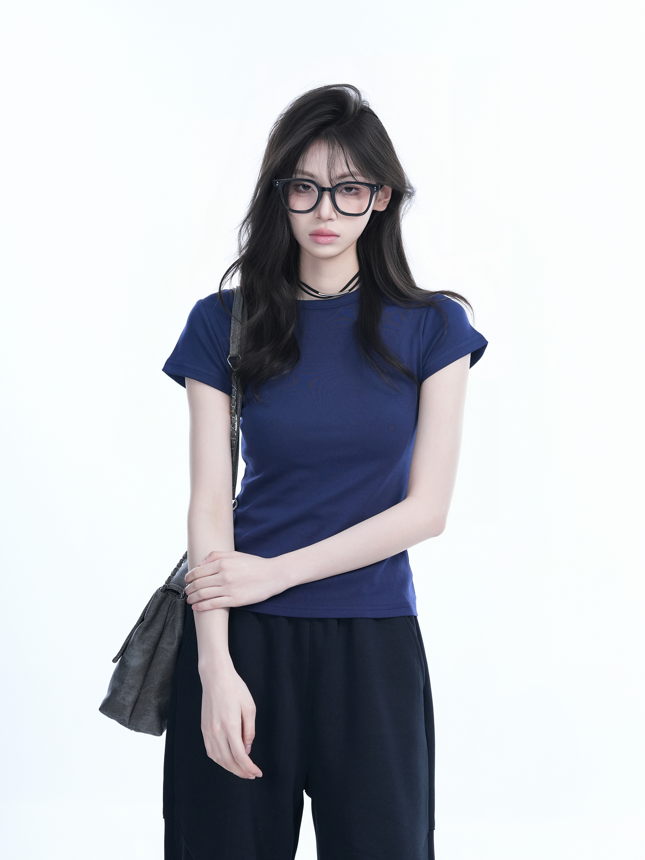Minimalist Solid Color Short-Sleeve T-Shirt for Women - Slim Fit, Waist-Cinching Flattering Base Top, Perfect for Y2K Style