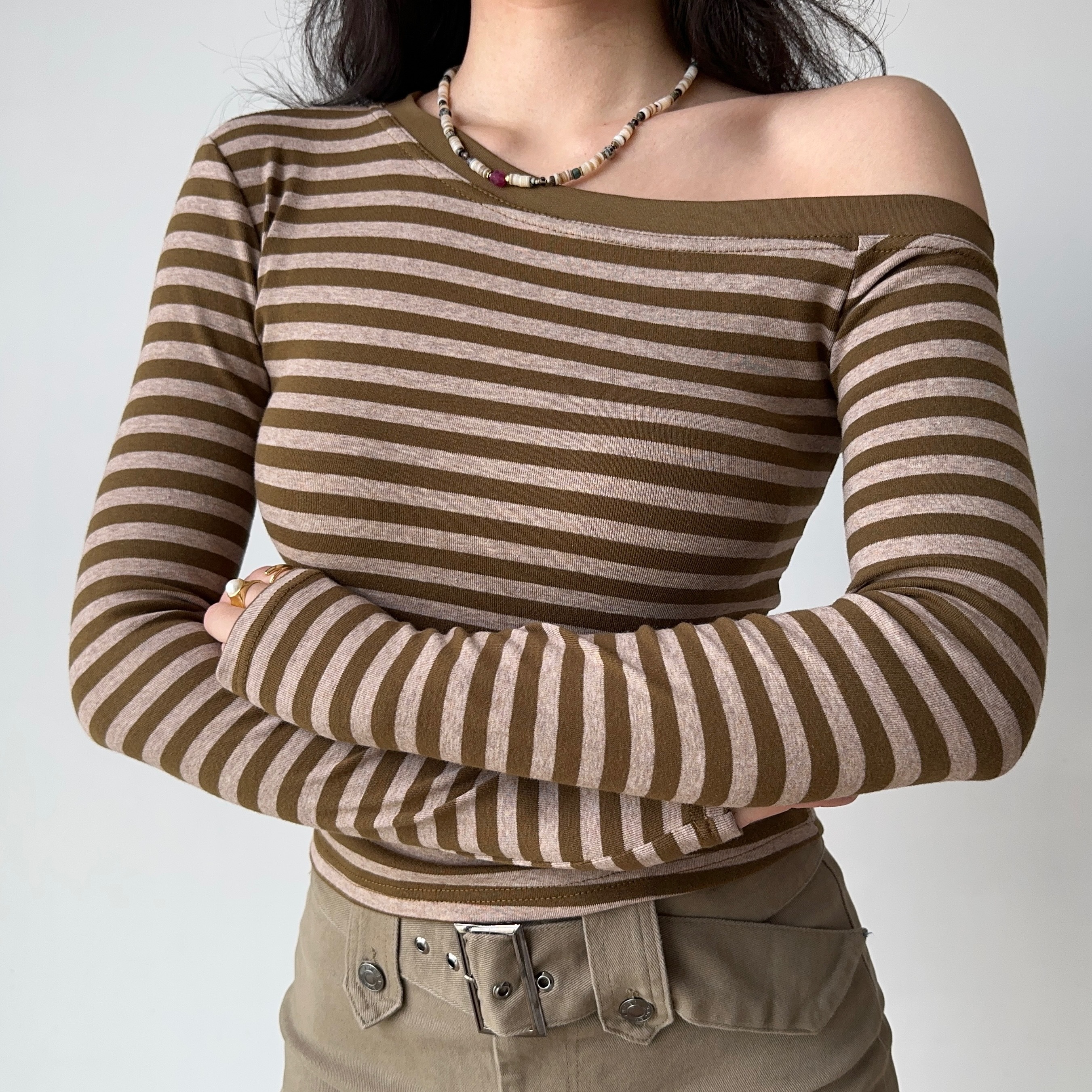 Off-Shoulder Striped Long Sleeve T-Shirt for Women - Slim Fit, Flattering Autumn/Winter Top in European & American Style
