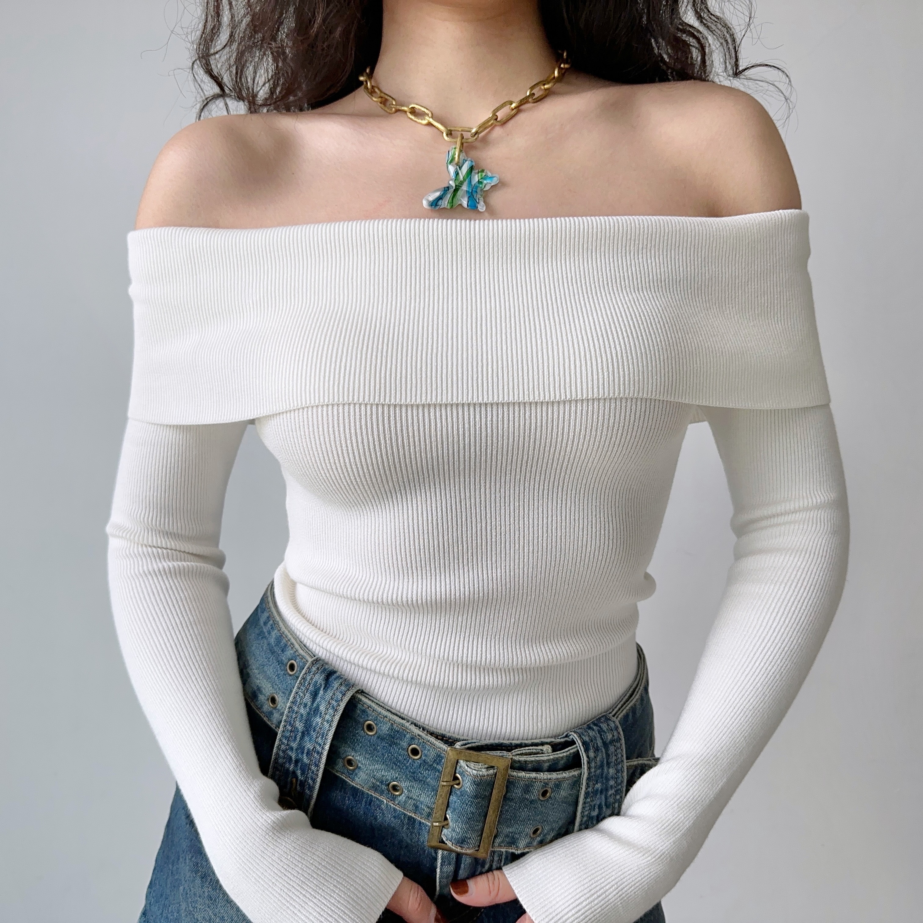 One-Shoulder Ribbed White Knitted Sweater for Women - Winter Slim Fit Hot Girl Short Top, European American Style