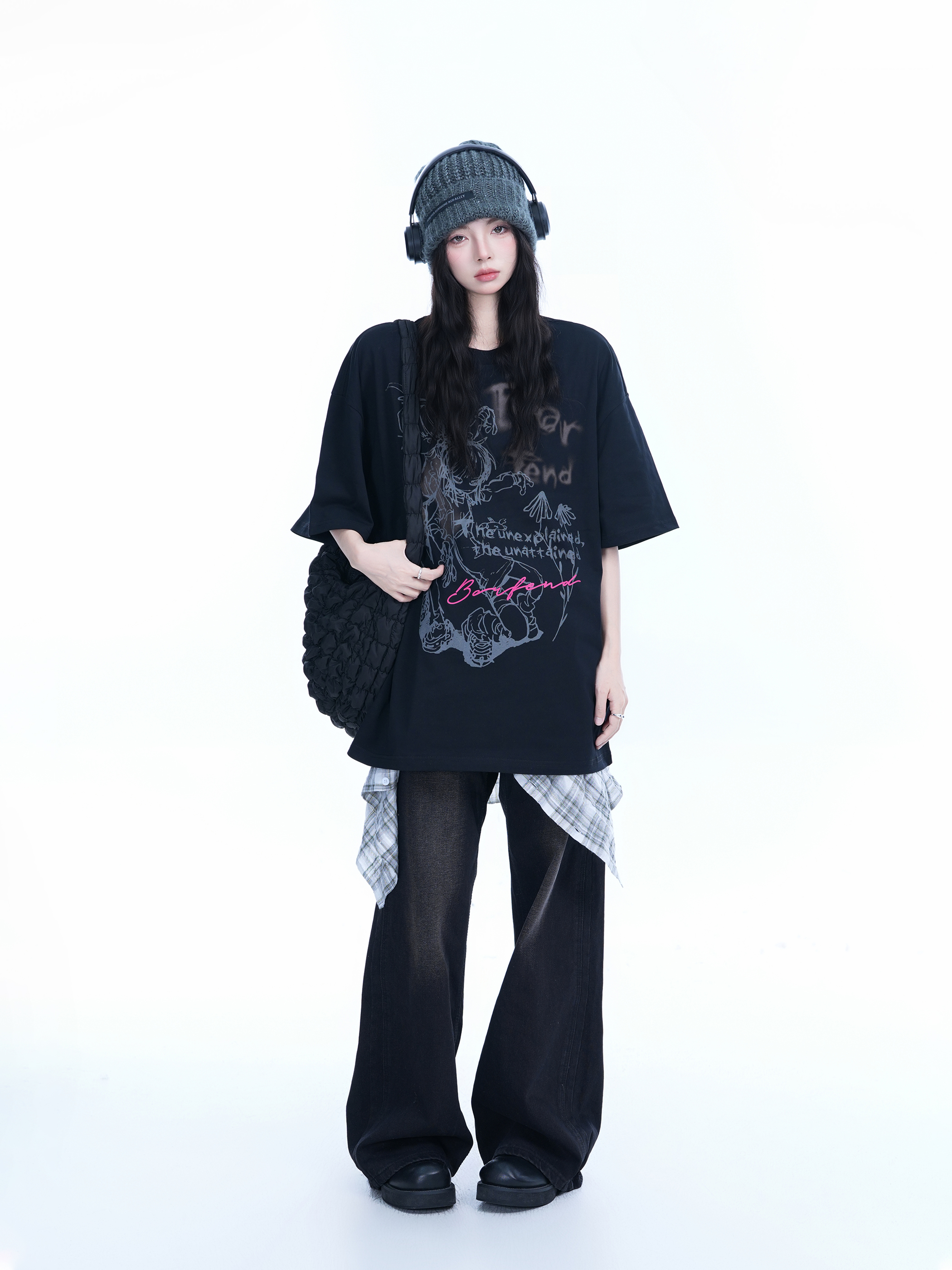 Oversized Black Short Sleeve T-Shirt for Women - American Street Style, Casual Cotton Tee with "Sit and Eat Until the Mountains Are Empty" Print