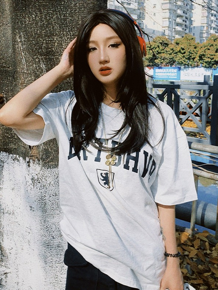 Oversized Gray Retro T-Shirt for Women - Short Sleeve Vintage Y2K American Style Top