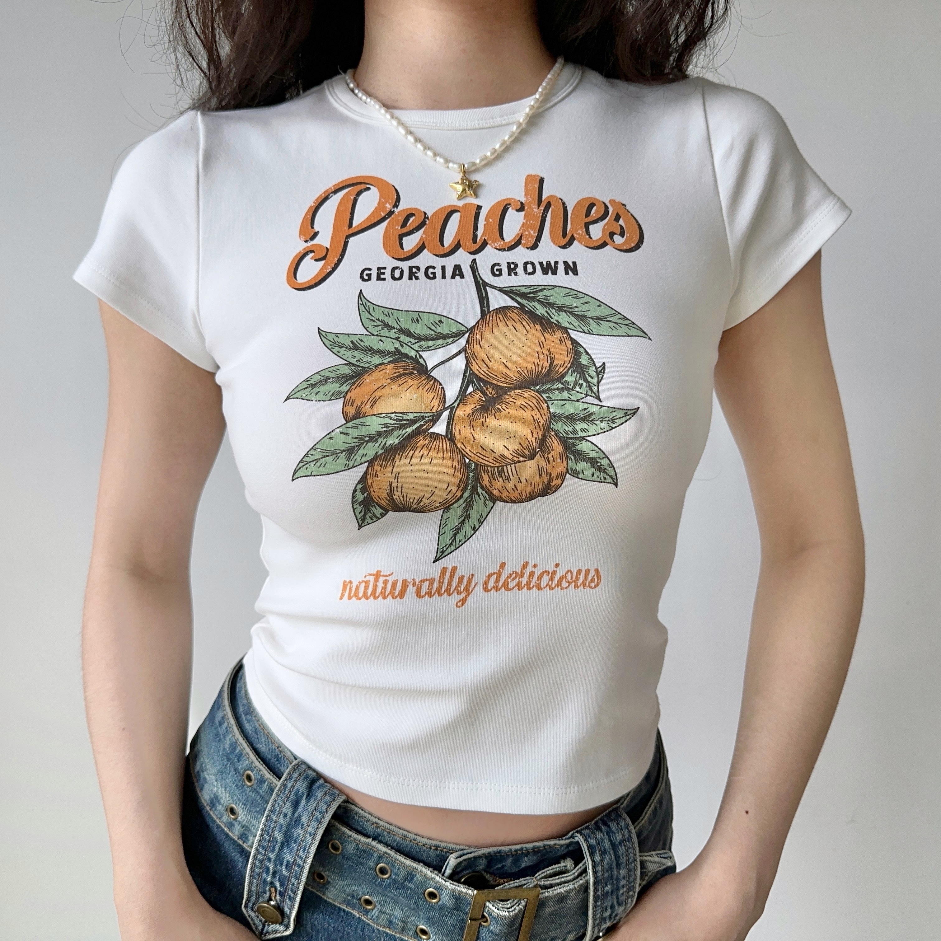 Peach Print White Shoulder T-shirt for Women - Summer Slim Fit Short Sleeve Top in European American Style, Perfect for Y2K Fashion