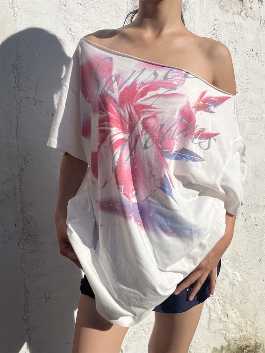 Pink Floral Print Off-Shoulder Short Sleeve Casual Asymmetrical T-Shirt for Women - Vintage Style, Versatile 90s Inspired Fashion