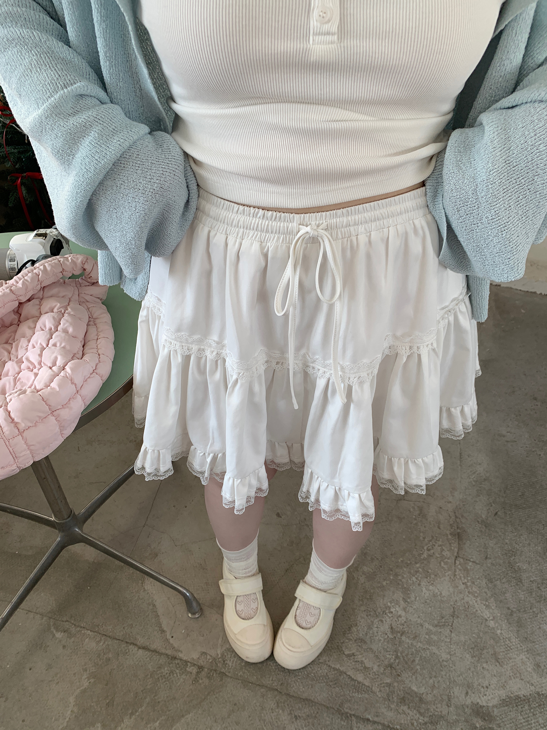 Plus-Size White Ballet-Style Cake Skirt with Sweetheart Doll Design, Flattering Puffy Cut for a Chic Look