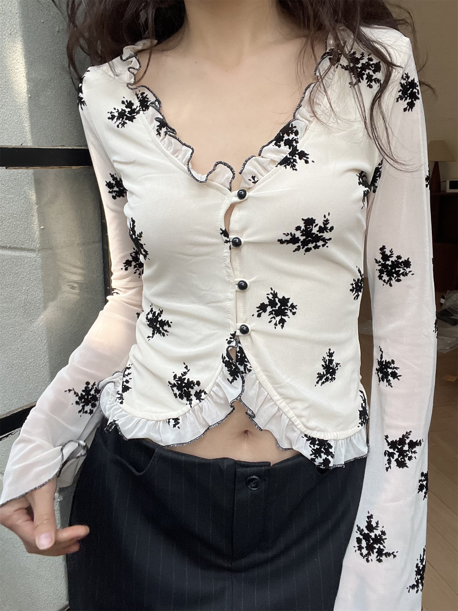 Printed V-Neck Ruffled Slim Fit Long Sleeve Shirt - 2025 Women's Fashion Top with Hollow Design - Trendy Casual Style
