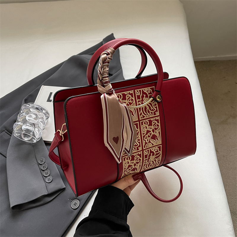 Red Tote Handbag for Women - 2025 High-End Wedding Crossbody Bag, Stylish Shoulder Bag for Bridesmaids and Brides