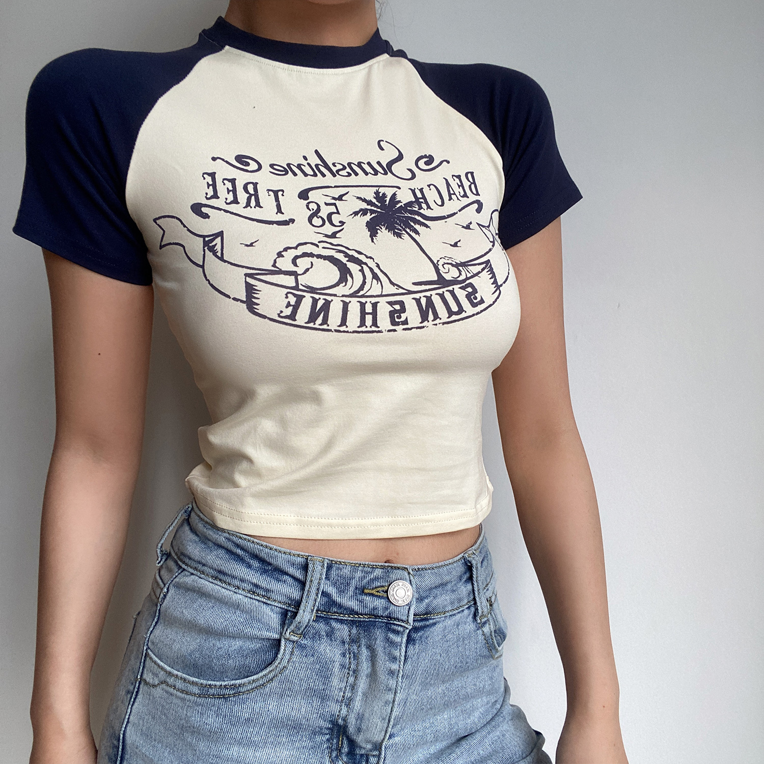 Retro Beach Wave Coconut Tree Color-Blocked Short Sleeve Raglan T-Shirt for Women - 90s Inspired Casual Top