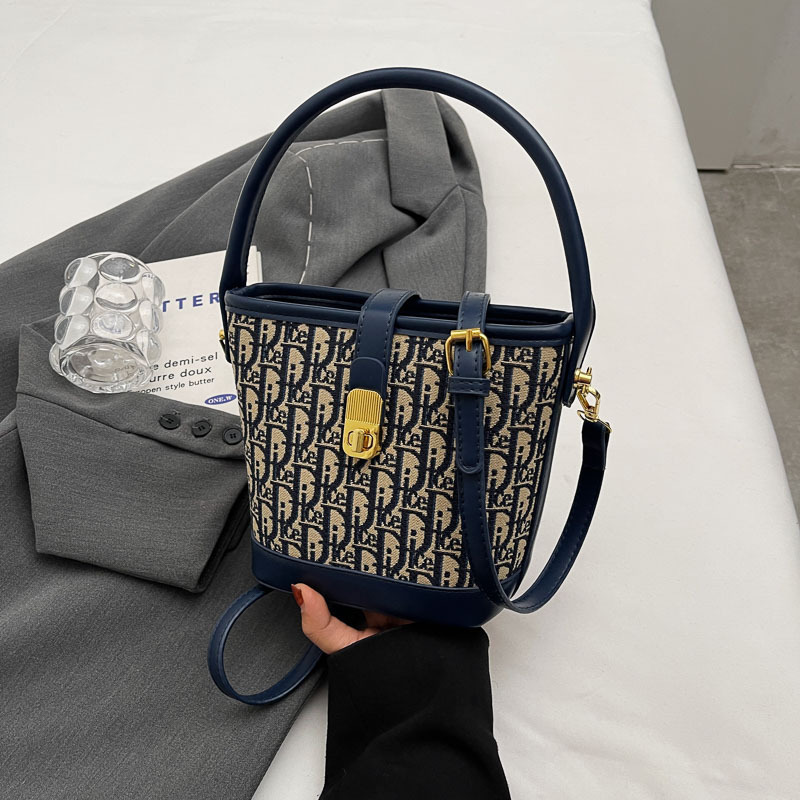 Retro Casual Bucket Bag for Women - High-End Fashion Shoulder Bag - 2025 Autumn Winter Niche Design
